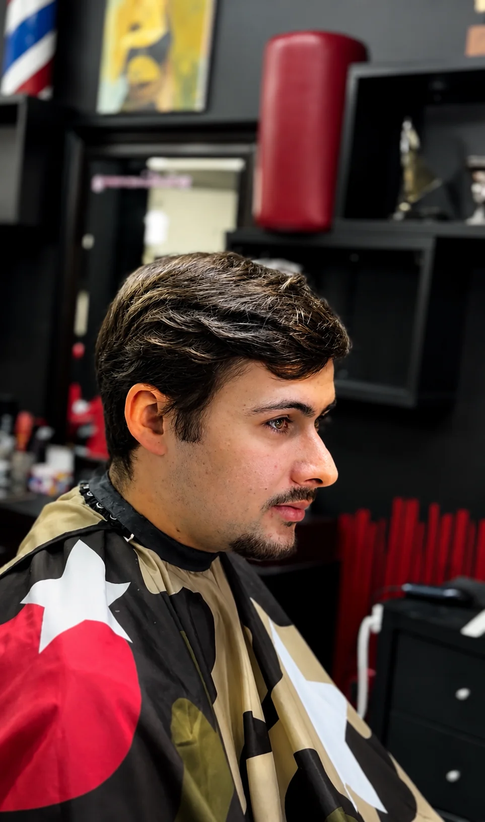 Avant — cheveux longs ondulés